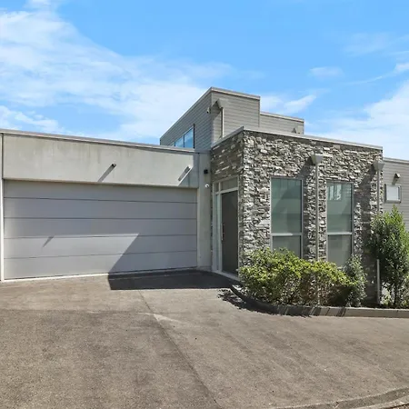 Villa Orakei Oasis L Quality 3 Bed House Inc Views